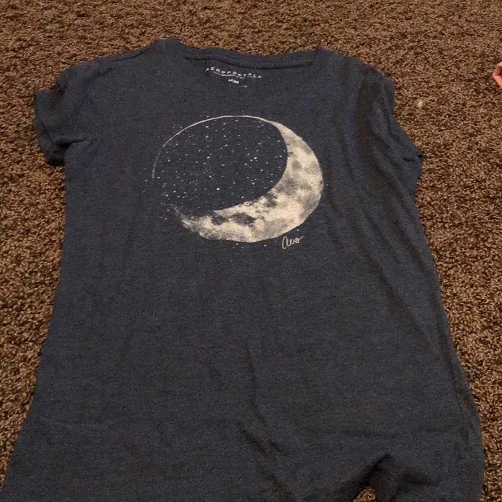 Shirt with moon on it